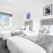 Stylish 2 Bedroom Apartment - Secure Parking - WIFI - Netflix - 27BC - Sleightholme