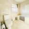 Perfect Contractor Stay House I Sleeps 7 People I 20 Percent Off xx LIMITED OFFER xx - Borehamwood