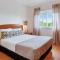 Golden 1 BDR Flat W/ Balcony & Pool by LovelyStay - 卡巴纳斯·德·塔维拉