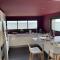 Design villa with panoramic pond view and jacuzzi - بيرول