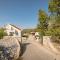 Rustic Villa Florice with a pool - Lećevica