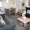 Stunning 2-Bed House in Macclesfield Cheshire