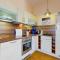 strandnahe FeWo mit 2 Schlafzimmern und Balkon, Villa Strandidyll, Binz