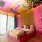 Capsule Flora business bay view Burj Khalifa-pool table-game arcade-Projector-Playstation 5 - Dubaj