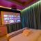 Capsule Flora business bay view Burj Khalifa-pool table-game arcade-Projector-Playstation 5 - Dubaj