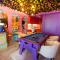Capsule Flora business bay view Burj Khalifa-pool table-game arcade-Projector-Playstation 5 - Dubaj
