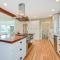 102 - Charming and Fun Family Oasis Near Downtown