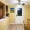 Spacious 4BR Home near Water Park, Pond & Beaches - بورن Spacious 4BR Home near Water Park, Pond & Beaches - بورن