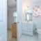 Stunning Home In Haven Beach With 5 Bedrooms, Heated Swimming Pool And Wifi - Brant Beach