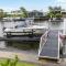 Luxury & Style On The Canal