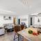 Art Apartment - Happy Rentals