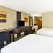 Holiday Inn Express Hotel & Suites Bryan-Montpelier, an IHG Hotel - Holiday City