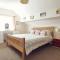 CAE GRUGOG COTTAGE-3 Bed-Sleeps 6-Ground Floor Bathroom