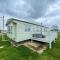 Lovely Caravan With Decking And Free Wifi At Valley Farm, Essex Ref 46610v - Great Clacton