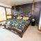 Luxury Mountain Mansion Huge Pool, Sauna, 7000sqft