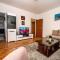 Prostrani apartman sa divnim dvorištem - 特雷比涅
