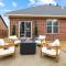The Hearth House - Quiet Rogers Retreat - روجرز