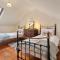 Oysterlow - A beautiful country cottage with estuary views and enclosed garden