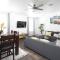 3 Bedroom 2 Bath House with Parking - 10 Guests - San Diego