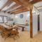 Maple Pine w Hot Tub Pool Table 3min to Mount Snow