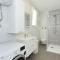 Apartments Anmalu with Jacuzzi