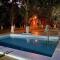 The Mango Woods Rustic Cottage with Bathtub in Alibag Farm Stay with Swimming Pool - 阿里巴格