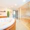 Casa Oliva City 2 with Pool & Sauna & Jakuzi & BBQ - 费特希耶