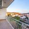 Apartments with a parking space Vinisce, Trogir - 1165