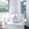Sleek & Stylish Family Beach House ~ Near Junction