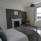 Spacious home, by Headingley Stadium, LGI, Leeds Arena, and the University of Leeds