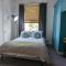 Spacious home, by Headingley Stadium, LGI, Leeds Arena, and the University of Leeds