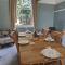 Spacious home, by Headingley Stadium, LGI, Leeds Arena, and the University of Leeds