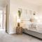 Spacious and Convenient - Azure Retreat