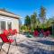 Craftsman Cottage With Hot Tub Near Beach