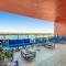5 Tropical Oasis ROOFTOP infinity POOL Hot Tub on Hollywood Boardwalk