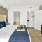 Wrap Around Balcony Insane Views Amazing Pools - Голливуд