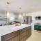 Chehalis Getaway with Golf Course View and Fire Pit!