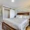 Chehalis Getaway with Golf Course View and Fire Pit!