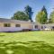 Chehalis Getaway with Golf Course View and Fire Pit!