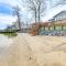 Riverfront Colonial Beach Home with Private Beach! - 科洛尼尔比奇