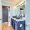 Riverfront Colonial Beach Home with Private Beach! - 科洛尼尔比奇