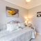 Riverfront Colonial Beach Home with Private Beach! - 科洛尼尔比奇