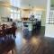 Majestic newly renovated home surrounded by greenery - Grants Pass
