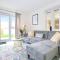 Alpha Properties 1 - Luxury One Bedroom within a Shared Four Bedroom House with Free Parking, Fast Wifi, SmartTV with Netflix