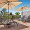 Noosa Tropical Beach Retreat ~ Walk to Everything