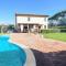 6 Bedroom Awesome Home In Roma
