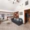 151 CR 200 Studio Cabin