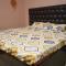 Malti Home stay 5 minute walking distance fromAyodhya DhamRailway Station