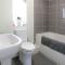 Lovely 3 bedroom house with free parking & garden