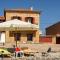 Waveside Sanctuary - Luxurious Seastone Villa
